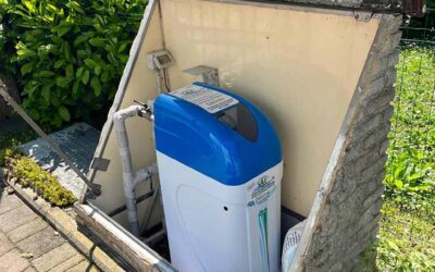 Addolcitore Cabinato in Mobiletto in Vetroresina. Località Rubiera (RE)