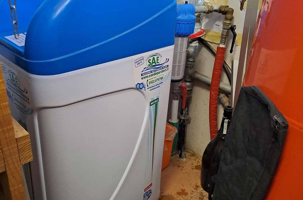 Impianto di un addolcitore acqua cabinato KS5RN installato a Pomponesco in provincia di Mantova