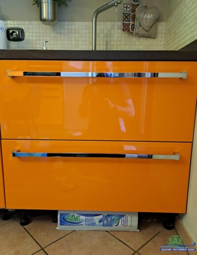 Installazione di un impianto di osmosi inversa a Viadana in provincia di Mantova. Fornito e montato con un miscelatore cucina a 3 vie