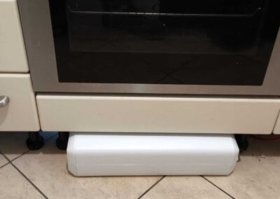 Una soluzione "invisibile": installazione nello zoccolo sotto il forno | SAE Depuratori