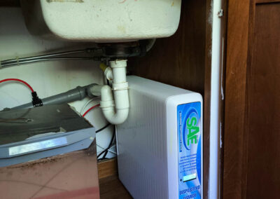 Depuratore acqua a Formigine (MO): installazione modello SAE Optima LCD a osmosi inversa | SAE DEPURATORI